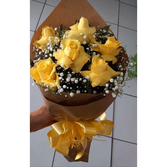 Buquê com 6 rosas amarela