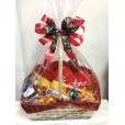 Cesta com Chocolates com Coração